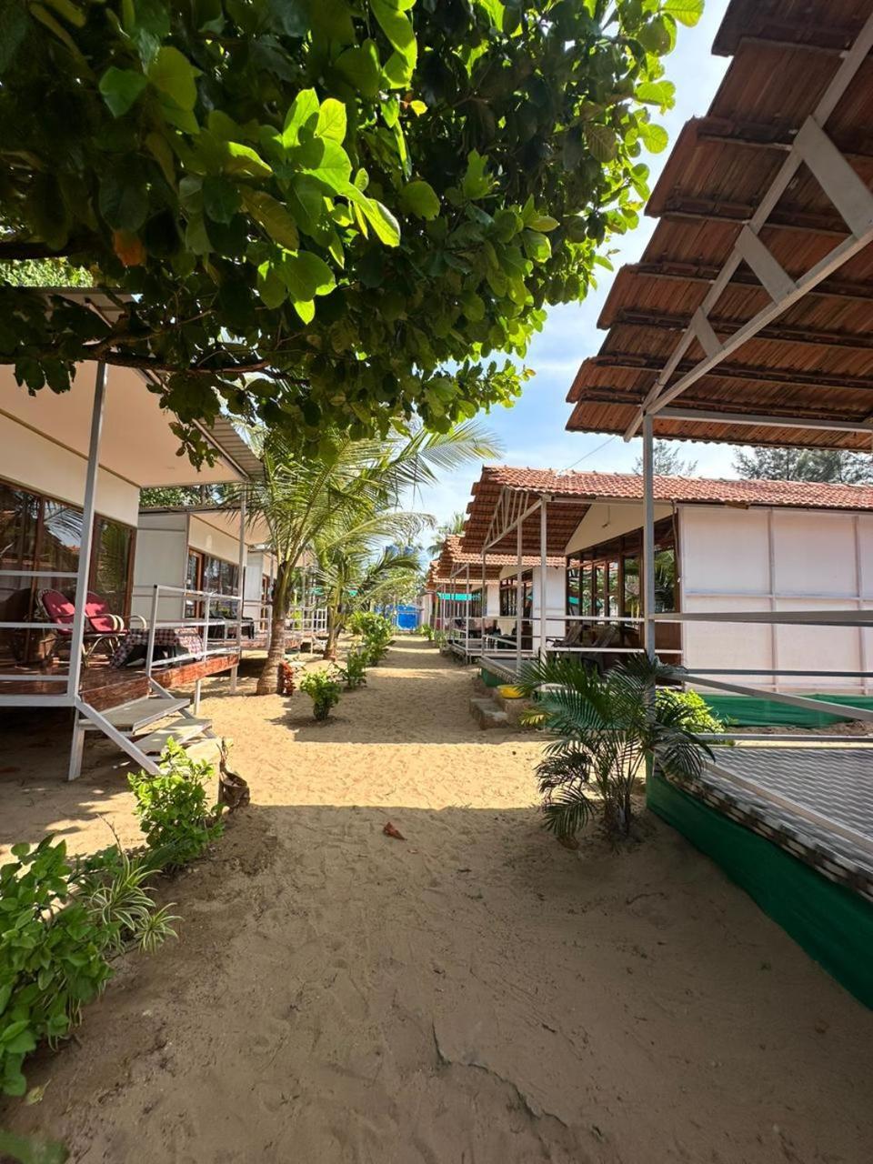Mountain Palm Patnem Beach Exterior foto